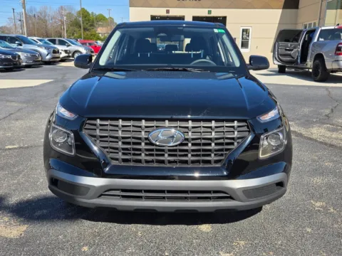 Photos of 2025 Hyundai Venue SE for sale in Warner Robins, GA at Hyundai Warner Robins