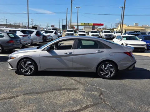 More photos of 2025 Hyundai Elantra SEL Sport at Hyundai Warner Robins, GA
