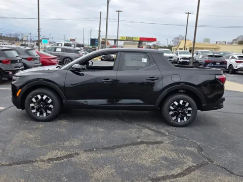 More photos of 2026 Hyundai Santa Cruz SE at Hyundai Warner Robins, GA