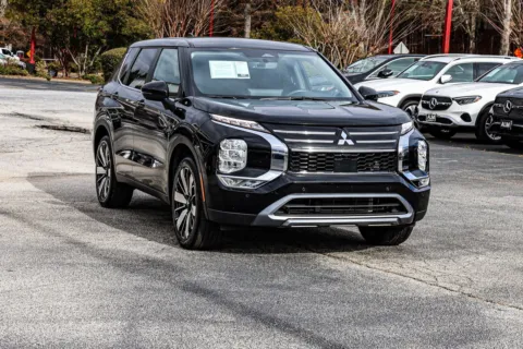More photos of 2025 Mitsubishi Outlander SE at Hyundai Warner Robins, GA