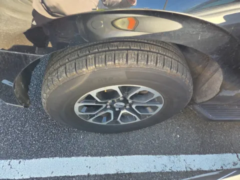 More photos of 2024 Ford Expedition Max XLT at Hyundai Warner Robins, GA