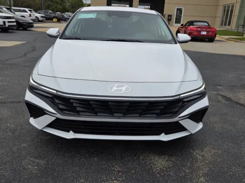 Photos of 2026 Hyundai Elantra SE for sale in Warner Robins, GA at Hyundai Warner Robins