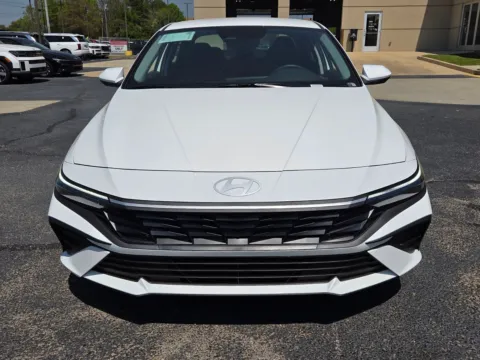 Photos of 2026 Hyundai Elantra SE for sale in Warner Robins, GA at Hyundai Warner Robins