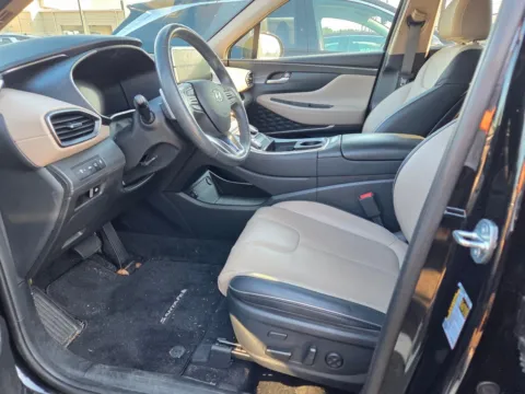 More photos of 2023 Hyundai Santa Fe Limited at Hyundai Warner Robins, GA