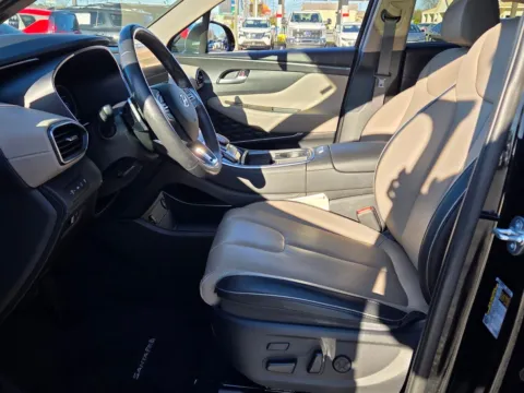 More photos of 2023 Hyundai Santa Fe Limited at Hyundai Warner Robins, GA