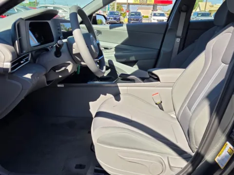 More photos of 2026 Hyundai Elantra SE at Hyundai Warner Robins, GA