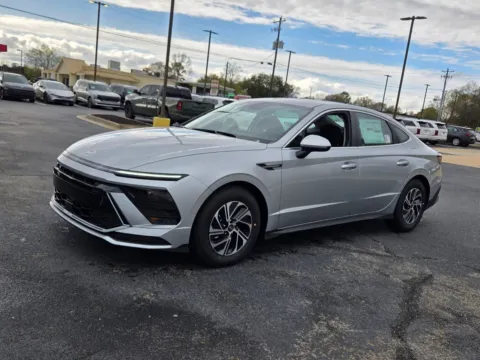 Another view of 2026 Hyundai Sonata Hybrid Blue for sale in Warner Robins, GA at Hyundai Warner Robins