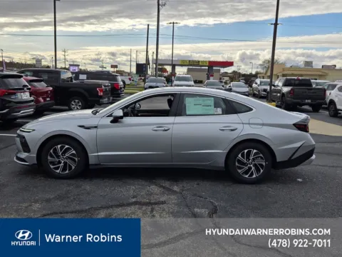 More photos of 2026 Hyundai Sonata Hybrid Blue at Hyundai Warner Robins, GA