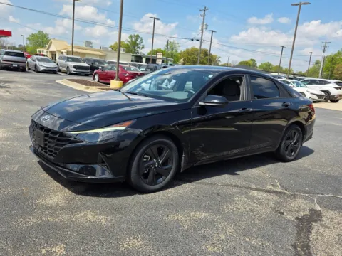 Another view of 2022 Hyundai Elantra SEL for sale in Warner Robins, GA at Hyundai Warner Robins