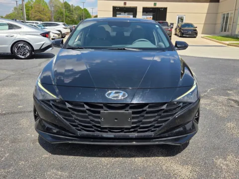 Photos of 2022 Hyundai Elantra SEL for sale in Warner Robins, GA at Hyundai Warner Robins