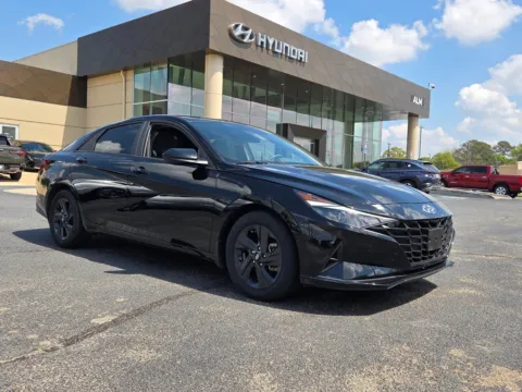 Black 2022 Hyundai Elantra SEL for sale in Warner Robins, GA