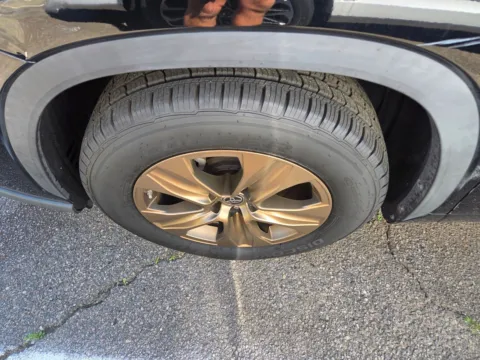 More photos of 2022 Toyota Highlander Hybrid Bronze Edition at Hyundai Warner Robins, GA