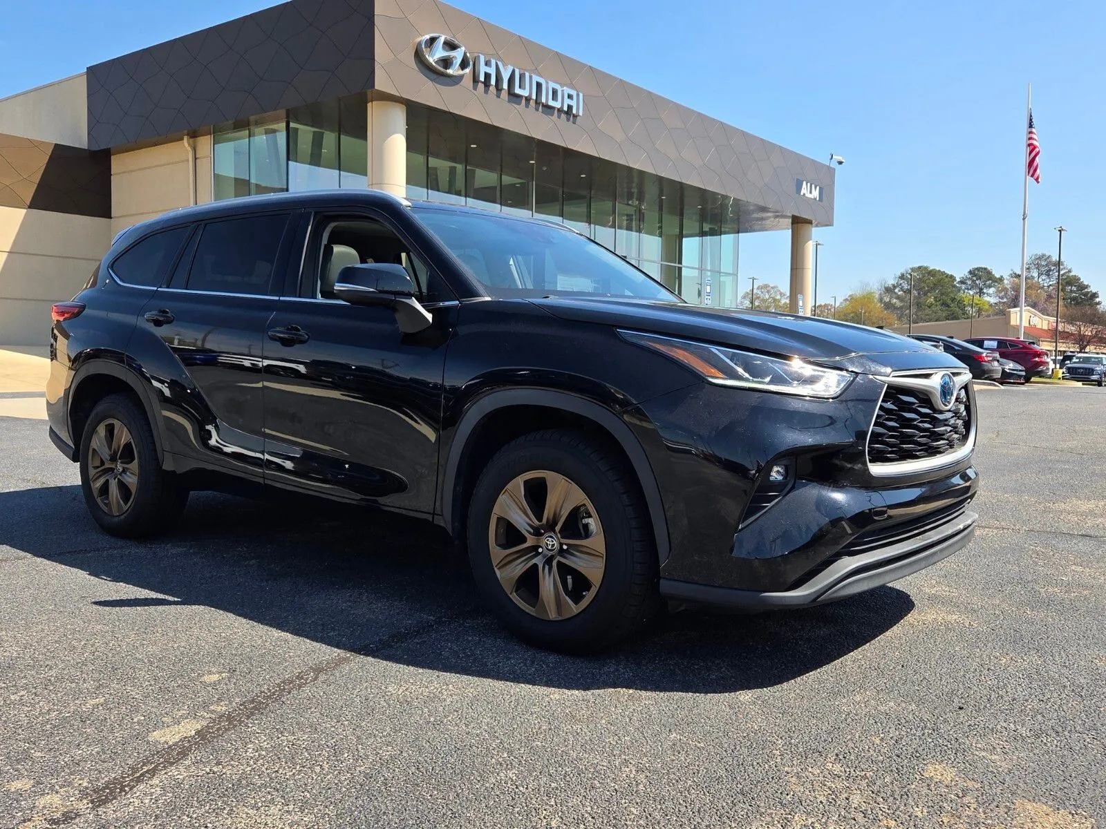 Black 2022 Toyota Highlander Hybrid Bronze Edition for sale in Warner Robins, GA