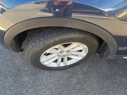 More photos of 2016 Ford Explorer XLT at Hyundai Warner Robins, GA