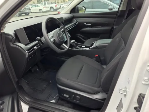 More photos of 2025 Hyundai Tucson SEL at Hyundai Warner Robins, GA