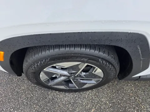 More photos of 2025 Hyundai Tucson SEL at Hyundai Warner Robins, GA