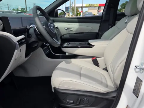 More photos of 2026 Hyundai Tucson Hybrid Limited at Hyundai Warner Robins, GA