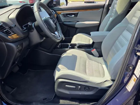 More photos of 2020 Honda CR-V EX at Hyundai Warner Robins, GA