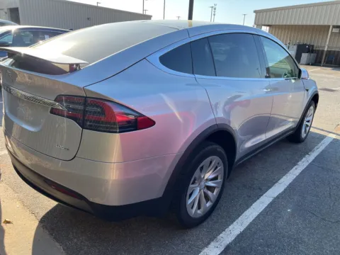 More photos of 2018 Tesla Model X 100D at Hyundai Warner Robins, GA