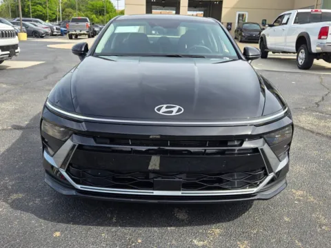 Photos of 2026 Hyundai Sonata SE for sale in Warner Robins, GA at Hyundai Warner Robins