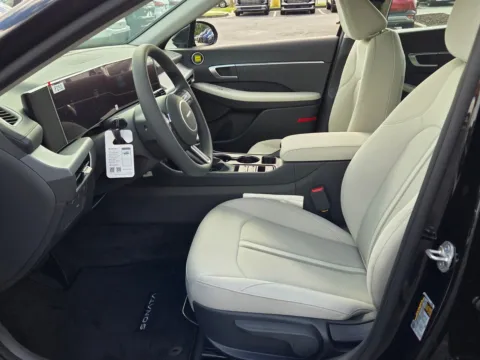 More photos of 2026 Hyundai Sonata SE at Hyundai Warner Robins, GA