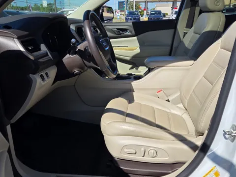 More photos of 2019 GMC Acadia Denali at Hyundai Warner Robins, GA