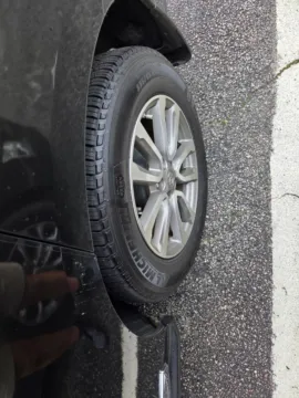 More photos of 2016 Nissan Pathfinder SL at Hyundai Warner Robins, GA