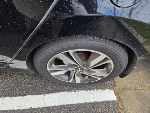 More photos of 2015 Hyundai Elantra Limited at Hyundai Warner Robins, GA