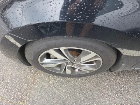 More photos of 2015 Hyundai Elantra Limited at Hyundai Warner Robins, GA