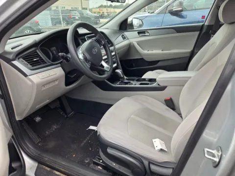 More photos of 2018 Hyundai Sonata SE at Hyundai Warner Robins, GA