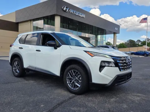 White 2024 Nissan Rogue S for sale in Warner Robins, GA