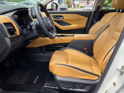 More photos of 2023 Nissan Rogue Platinum at Hyundai Warner Robins, GA