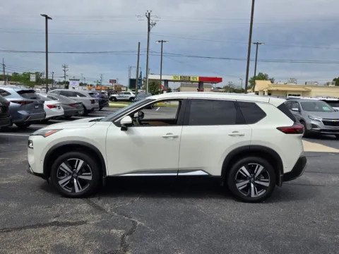 More photos of 2023 Nissan Rogue Platinum at Hyundai Warner Robins, GA
