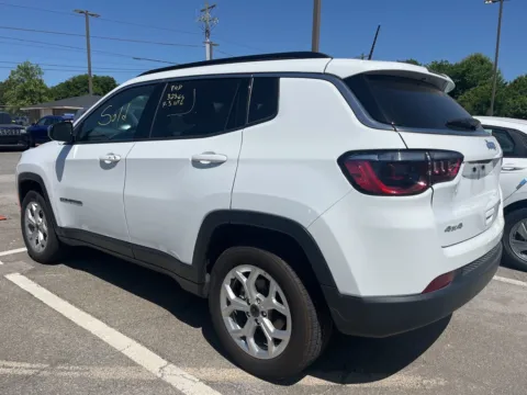More photos of 2025 Jeep Compass Latitude at Hyundai Warner Robins, GA