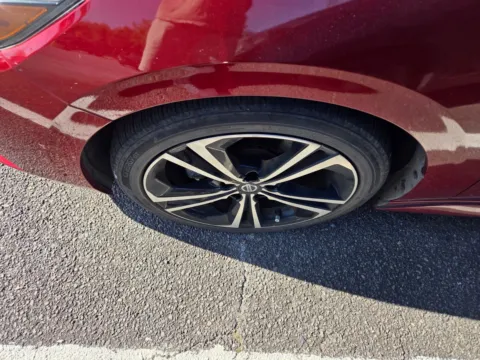 More photos of 2021 Nissan Sentra SR at Hyundai Warner Robins, GA