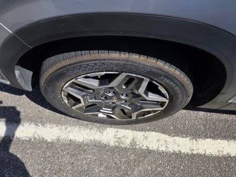 More photos of 2023 Hyundai Santa Fe Limited at Hyundai Warner Robins, GA