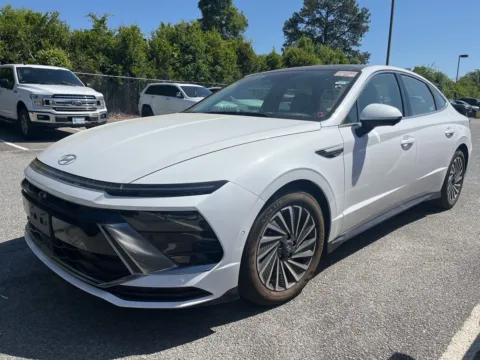 Photos of 2024 Hyundai Sonata Hybrid Limited for sale in Warner Robins, GA at Hyundai Warner Robins