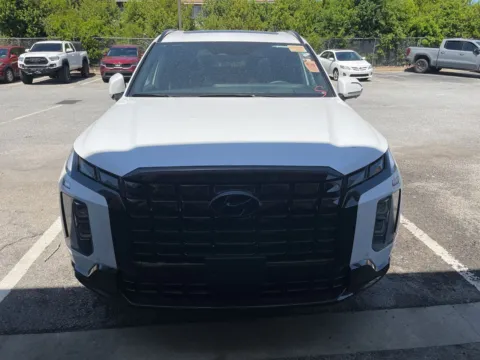 Photos of 2025 Hyundai Palisade Calligraphy Night Edition for sale in Warner Robins, GA at Hyundai Warner Robins