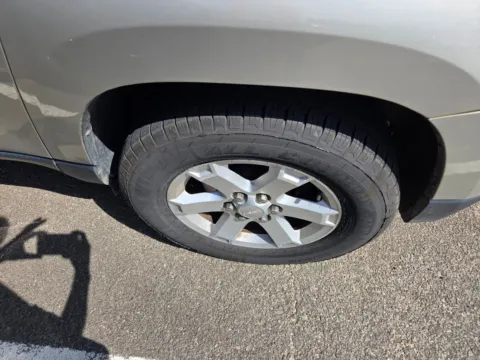 More photos of 2015 GMC Acadia SLE-2 at Hyundai Warner Robins, GA