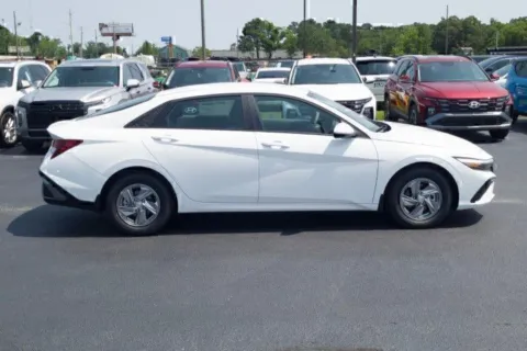More photos of 2026 Hyundai Elantra SE at Hyundai Warner Robins, GA