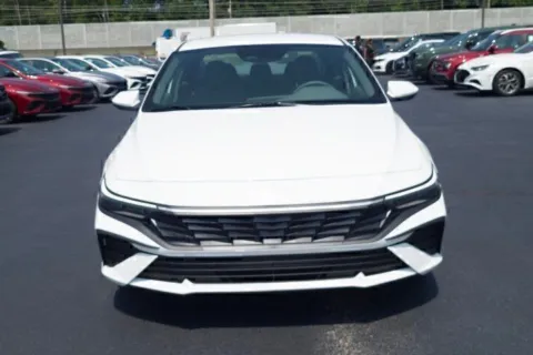 Photos of 2026 Hyundai Elantra SE for sale in Warner Robins, GA at Hyundai Warner Robins