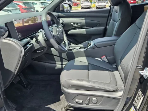 More photos of 2025 Hyundai Santa Cruz XRT at Hyundai Warner Robins, GA