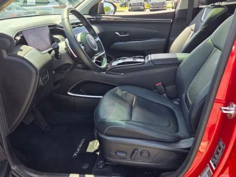 More photos of 2023 Hyundai Tucson Limited at Hyundai Warner Robins, GA