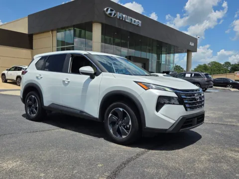 White 2025 Nissan Rogue SV for sale in Warner Robins, GA