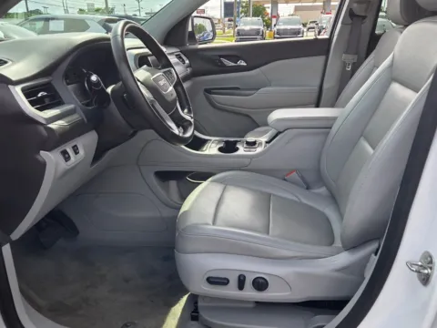 More photos of 2023 GMC Acadia SLT at Hyundai Warner Robins, GA
