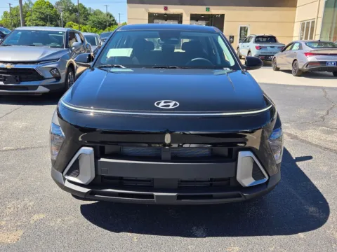 Photos of 2026 Hyundai Kona SE for sale in Warner Robins, GA at Hyundai Warner Robins