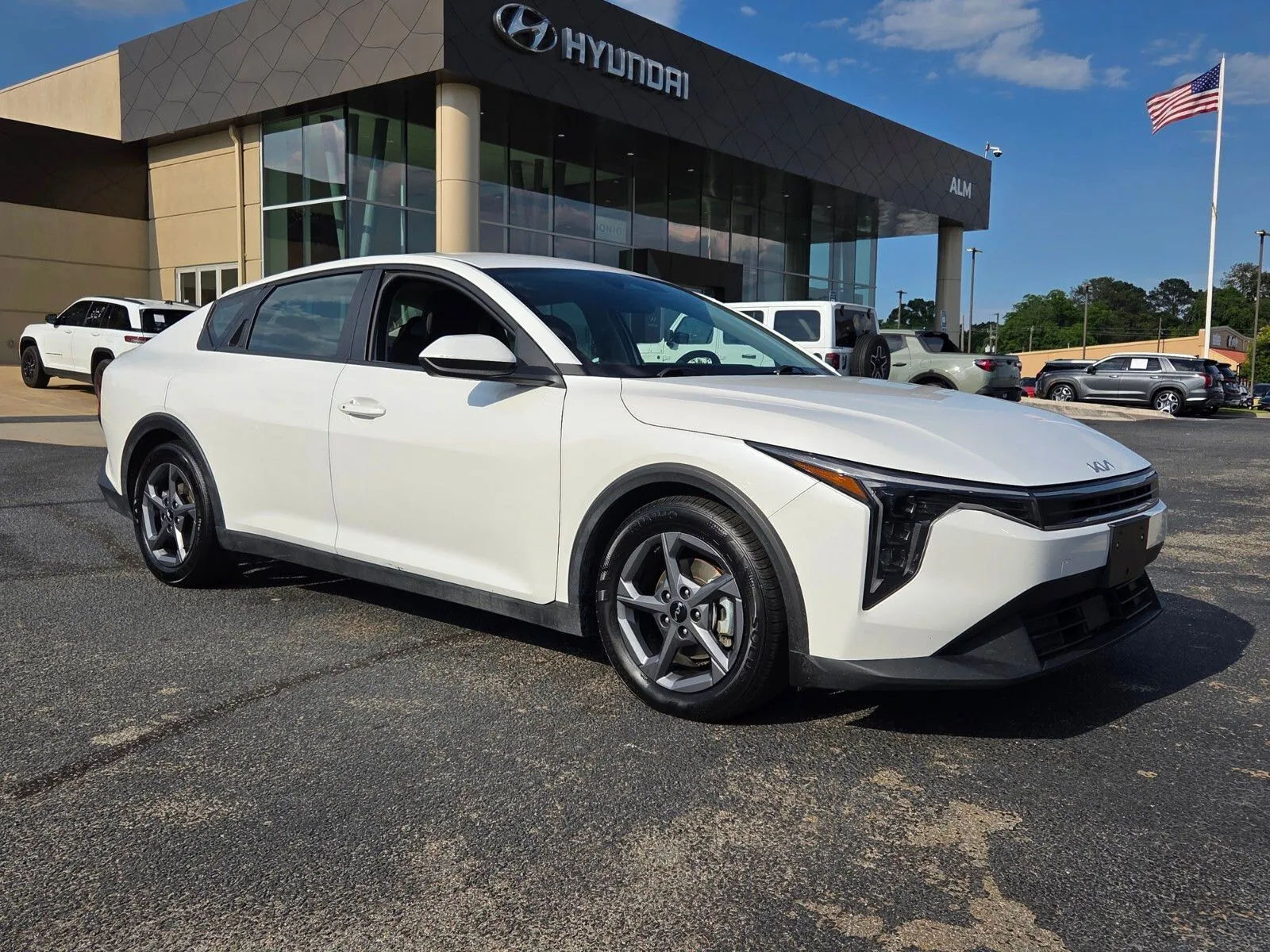 2025 Kia K4 LXS AT's photo