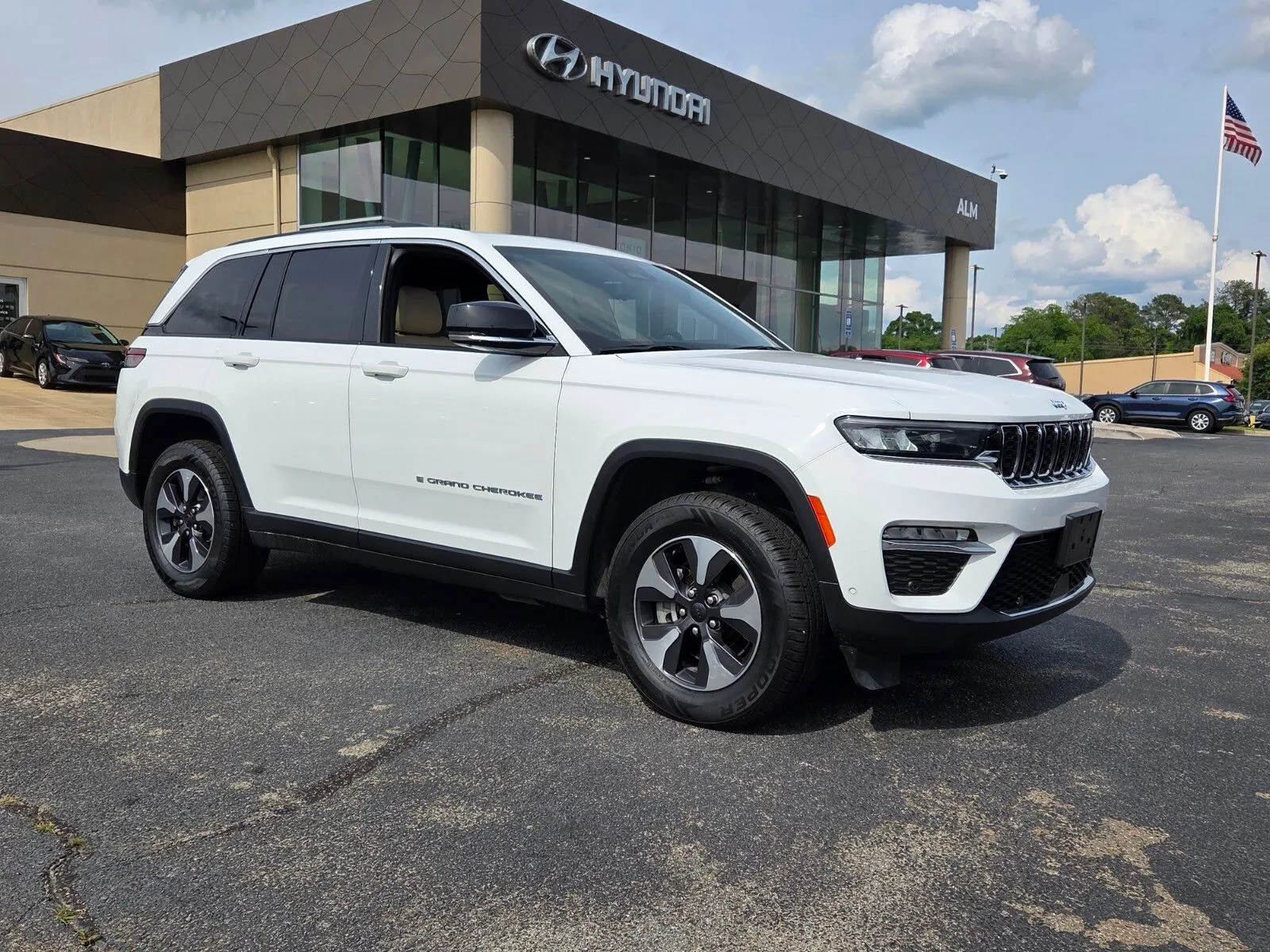White 2022 Jeep Grand Cherokee 4xe for sale in Warner Robins, GA