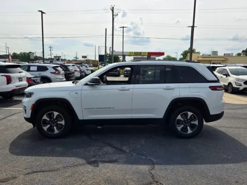 More photos of 2022 Jeep Grand Cherokee 4xe at Hyundai Warner Robins, GA