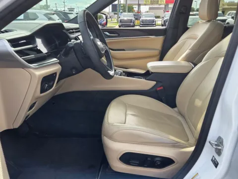 More photos of 2022 Jeep Grand Cherokee 4xe at Hyundai Warner Robins, GA